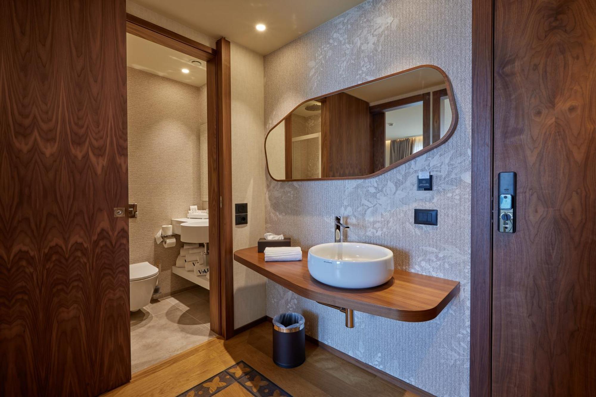 Valis Luxury Hotel Vlore Exterior photo