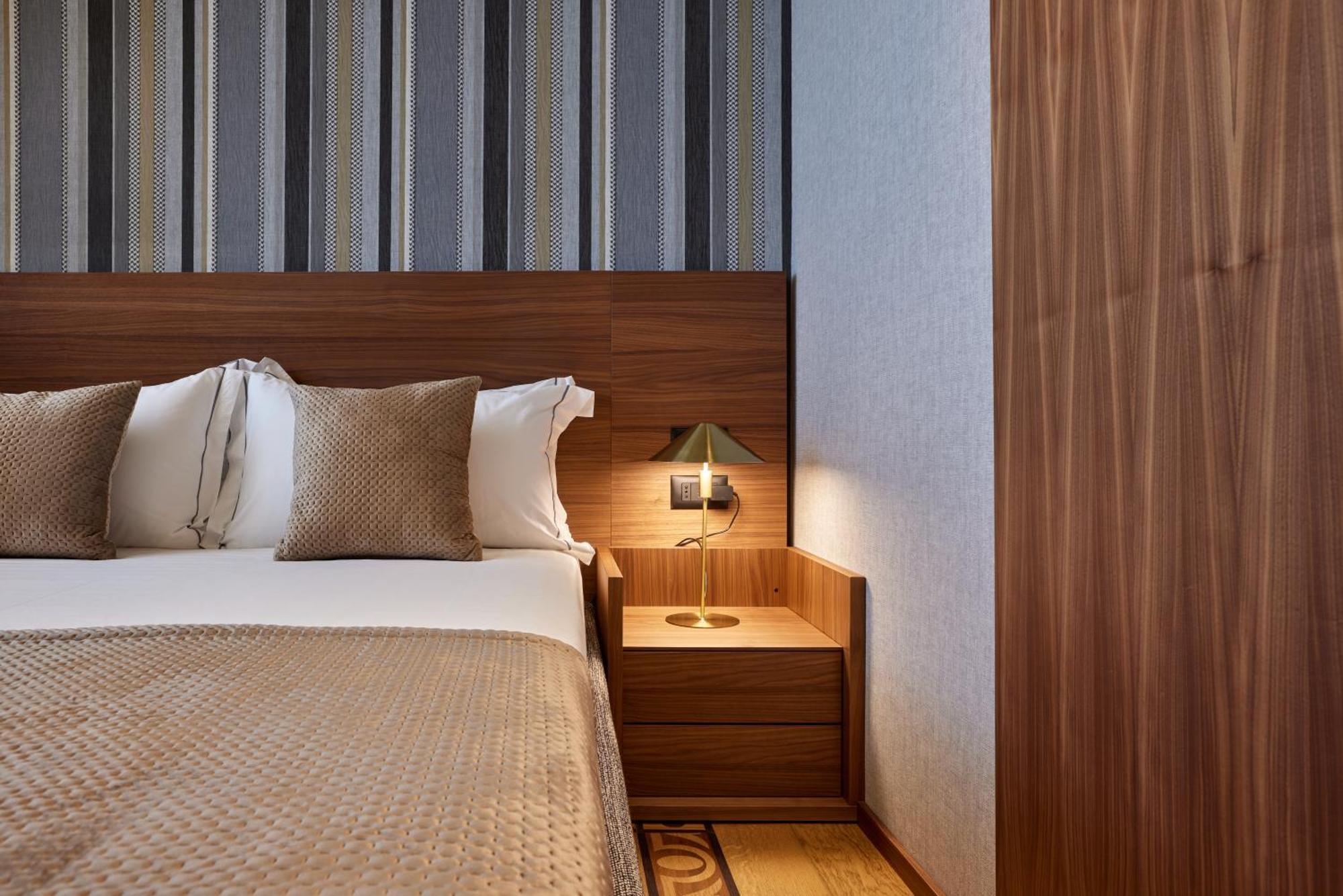 Valis Luxury Hotel Vlore Exterior photo