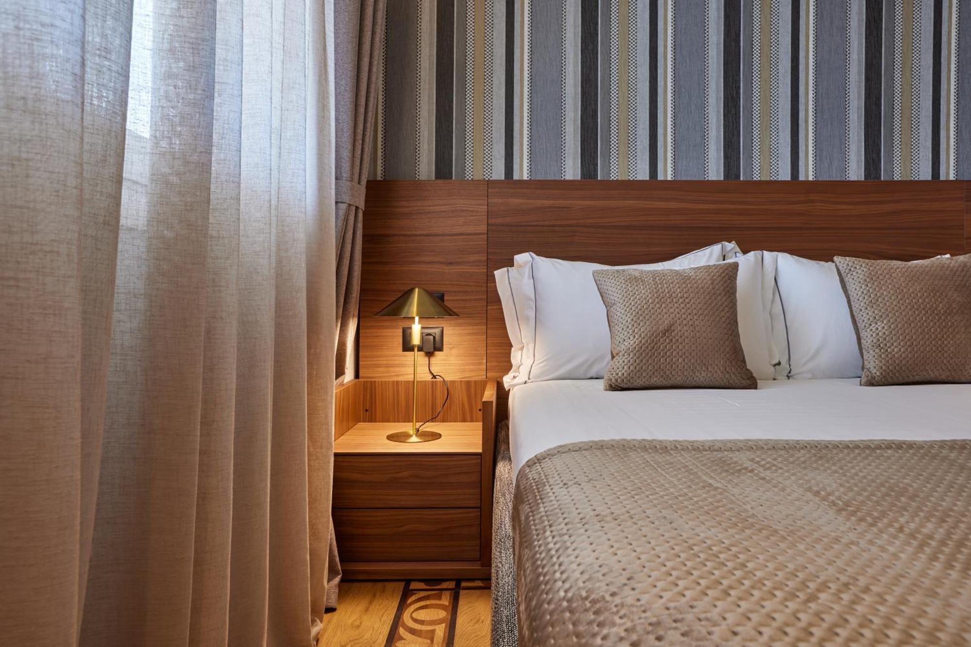 Valis Luxury Hotel Vlore Exterior photo